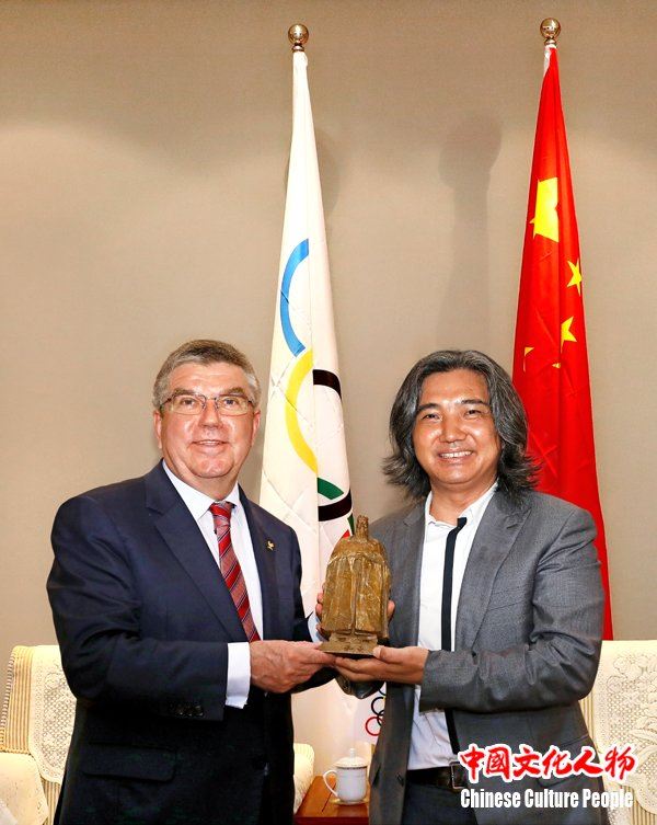 国际奥委会主席巴赫高度赞赏吴为山雕塑作品