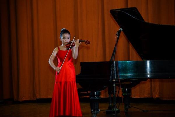 中国选手获得乌克兰国际青少年音乐大赛大奖