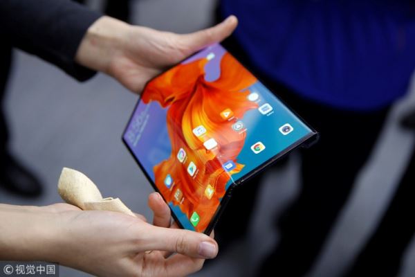 The Huawei 5G Mate X foldable smartphone introduced at this year's Mobile World Congress. [Photo: VCG]