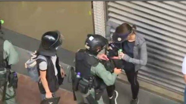 香港警察执法现场